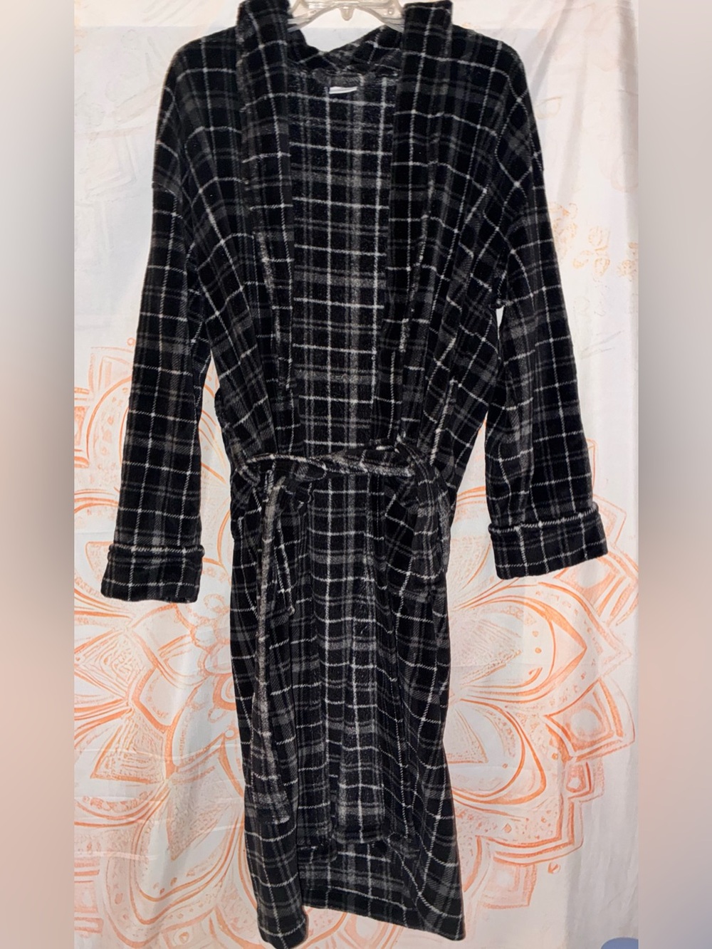 Sonoma Black and White Plaid Belted House Coat